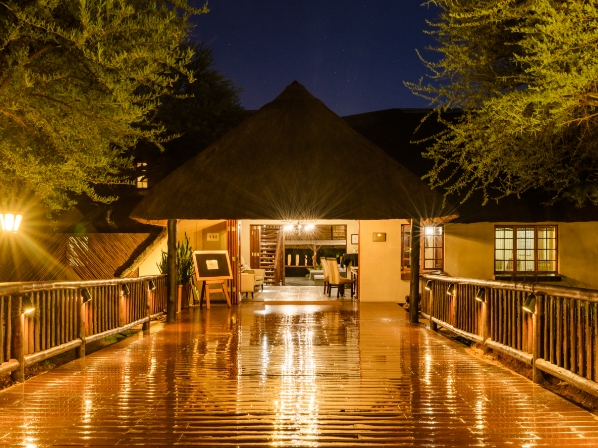 Mongena Private Game Lodge - Big 5 Game Reserve - Mongena